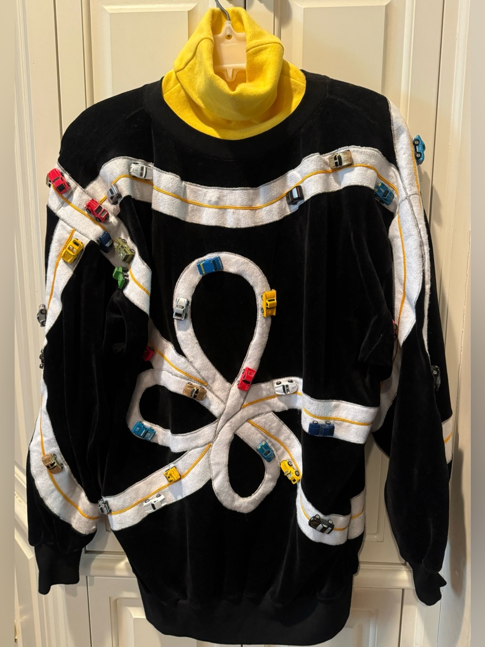 Vintage Bonnie Boerer 3D Race Car Racetrack Black Velour Crewneck Pullover Top M